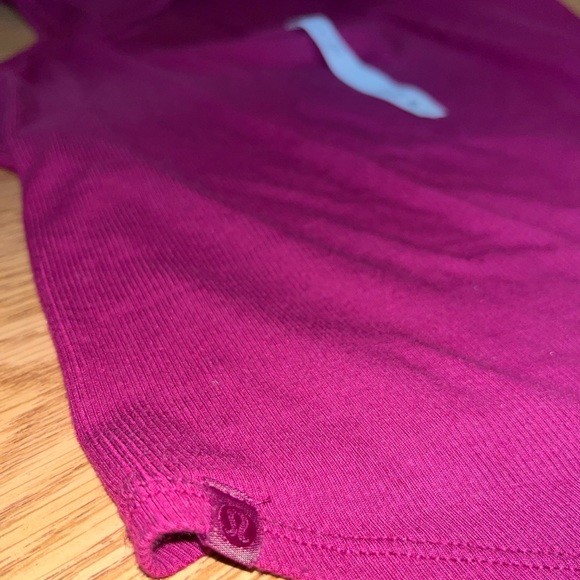 Lululemon Modal Silk Twist-Back Yoga Tank Top in Magenta Purple, size 10 - Picture 6 of 6